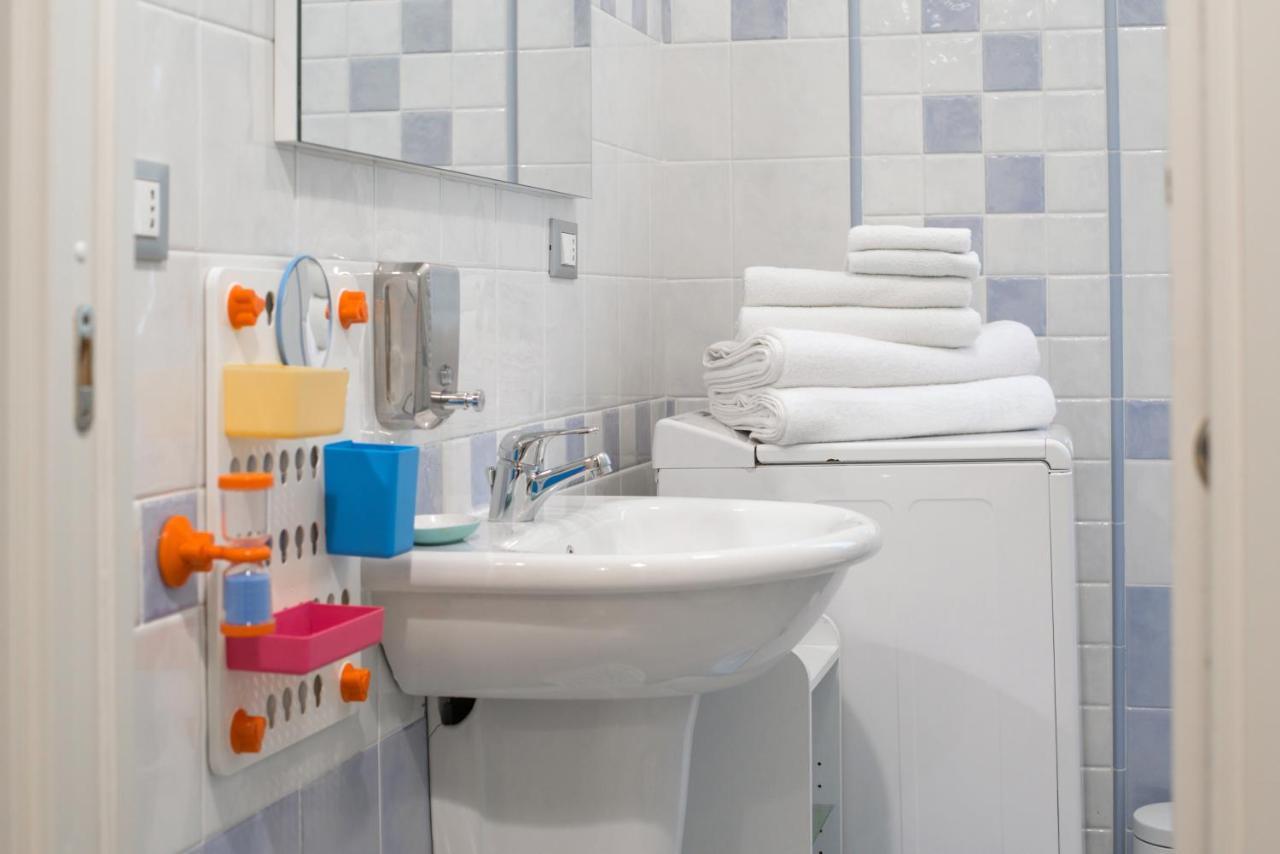 Babyaccommodation Family Sea & Box Pietra Ligure Exterior foto